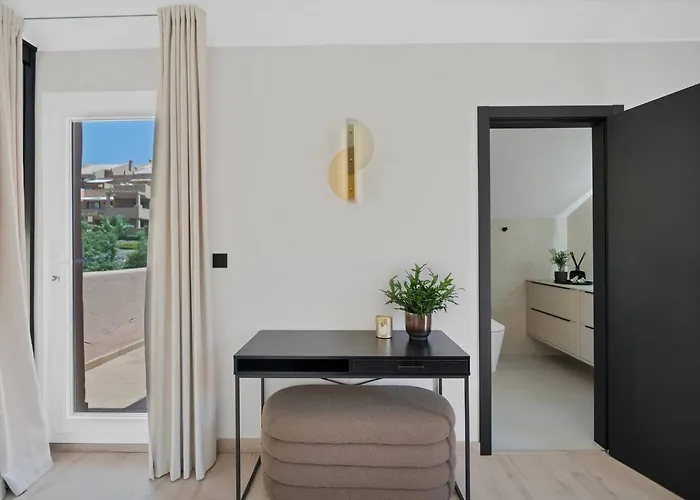 New Elviria Penthouse W Stunning Sea Views!