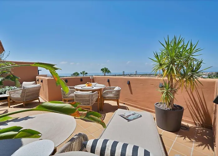 アパート New Elviria Penthouse W Stunning Sea Views!