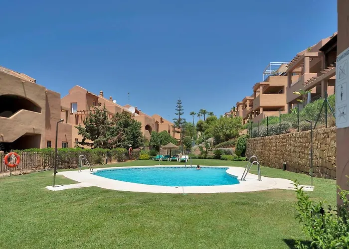 New Elviria Penthouse W Stunning Sea Views!