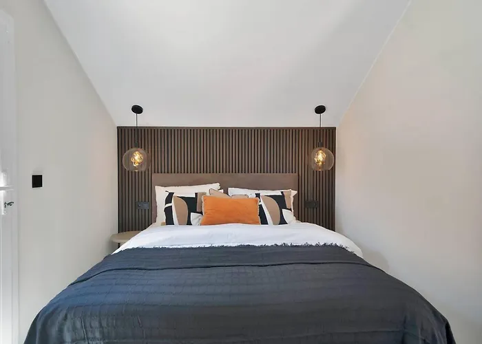 New Elviria Penthouse W Stunning Sea Views!