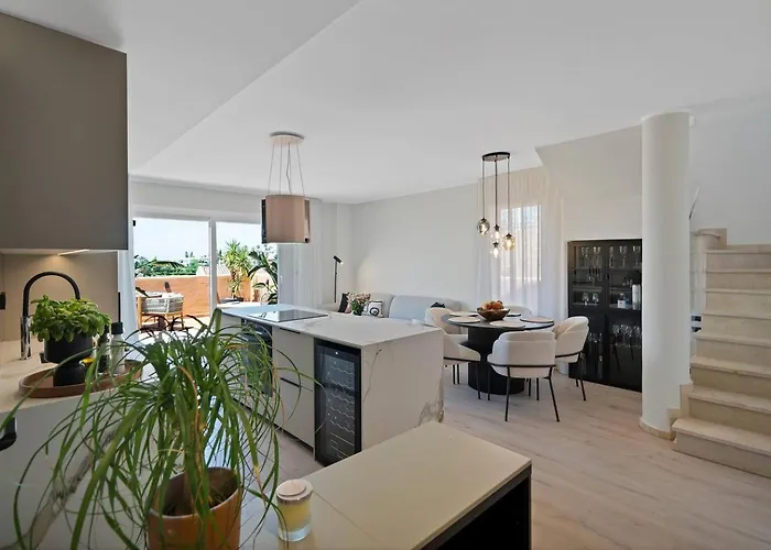 New Elviria Penthouse W Stunning Sea Views! *